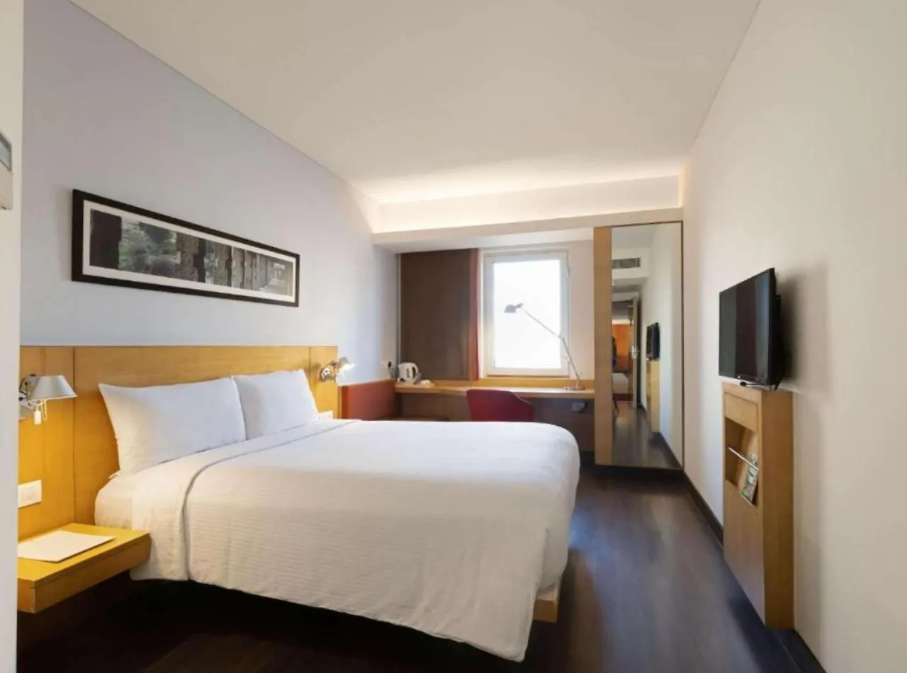 Hotel Olive Near Delhi Airport New Delhi